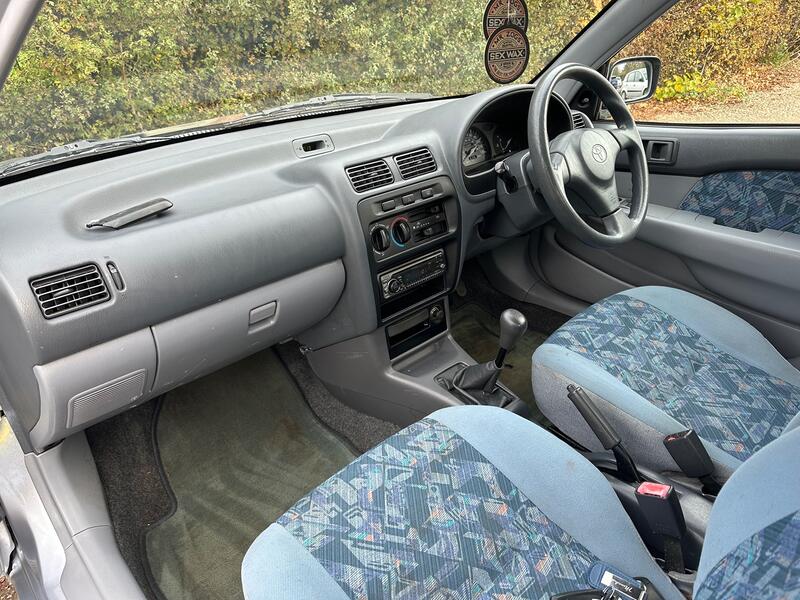 TOYOTA STARLET